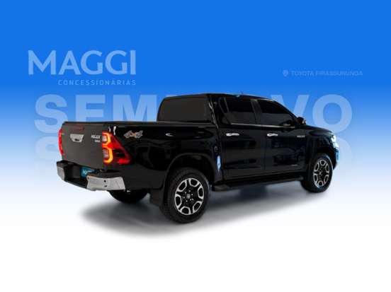 TOYOTA-HILUX-2.8 D-4D TURBO DIESEL CD SRX 4X4 AUTOMÁTICO TOYOTA-HILUX-2023