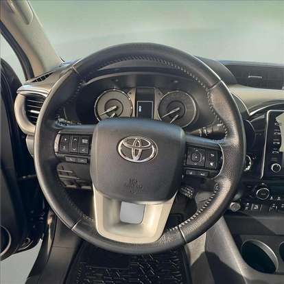 TOYOTA-HILUX-2020
