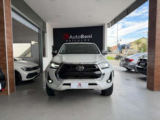 TOYOTA-HILUX-2.8 D-4D TURBO DIESEL CD SRX PLUS 4X4 AUTOMÁTICO TOYOTA-HILUX-2024