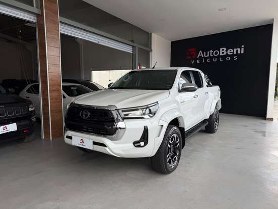 TOYOTA-HILUX-2.8 D-4D TURBO DIESEL CD SRX PLUS 4X4 AUTOMÁTICO TOYOTA-HILUX-2024