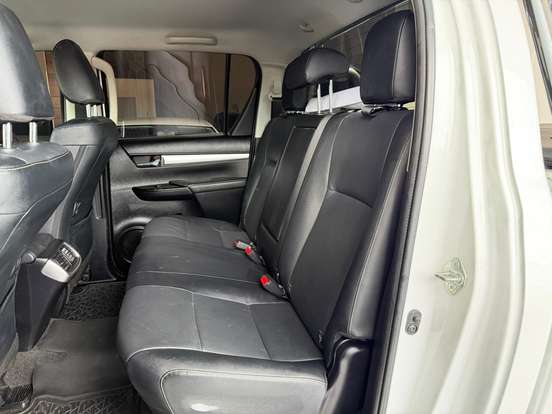 TOYOTA-HILUX-2.8 D-4D TURBO DIESEL CD SRX PLUS 4X4 AUTOMÁTICO TOYOTA-HILUX-2024