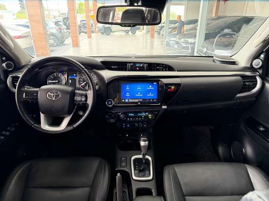 TOYOTA-HILUX-2.8 D-4D TURBO DIESEL CD SRX PLUS 4X4 AUTOMÁTICO TOYOTA-HILUX-2024