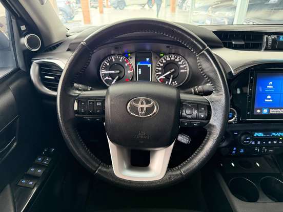 TOYOTA-HILUX-2024
