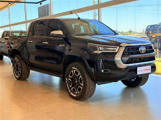 TOYOTA-HILUX-2024