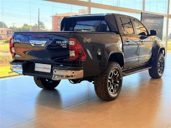 TOYOTA-HILUX-2024