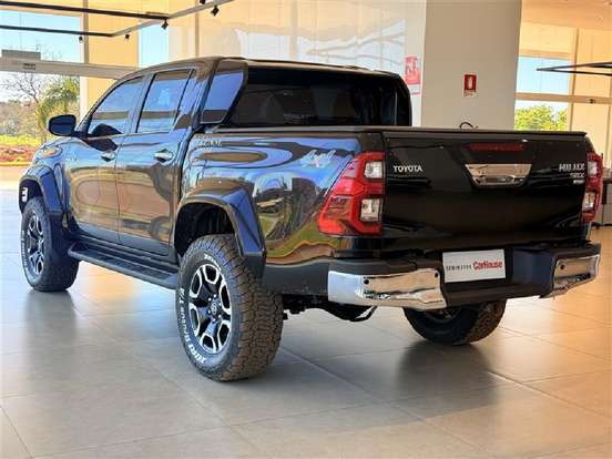 TOYOTA-HILUX-2024