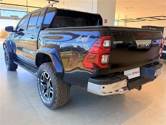 TOYOTA-HILUX-2.8 D-4D TURBO DIESEL CD SRX PLUS 4X4 AUTOMÁTICO TOYOTA-HILUX-2024