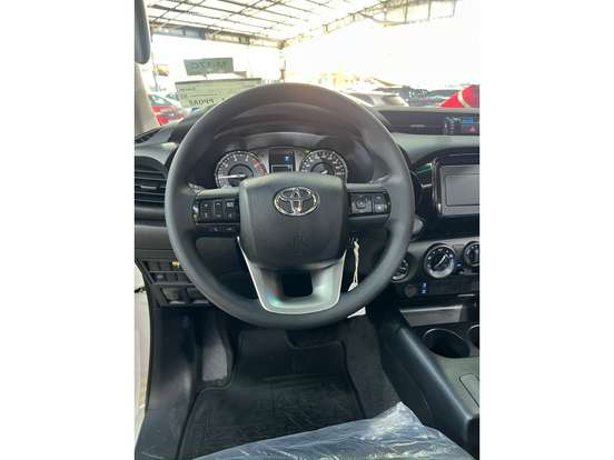 TOYOTA-HILUX-2026