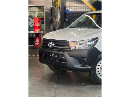 TOYOTA-HILUX-2026