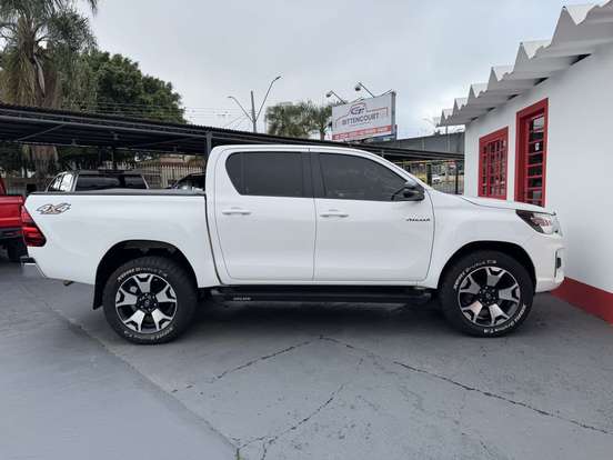 TOYOTA-HILUX-2.8 SR 4X4 CD 16V DIESEL 4P AUTOMÁTICO TOYOTA-HILUX-2018