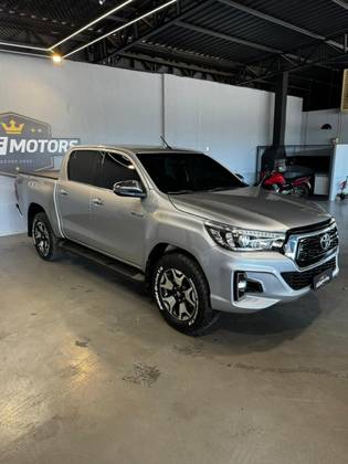 TOYOTA HILUX 2.8 SRX 4X4 CD 16V DIESEL 4P AUTOMÁTICO