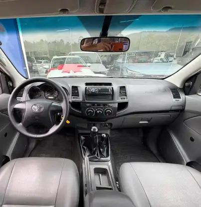 TOYOTA-HILUX-2014