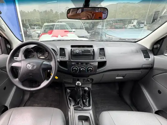 TOYOTA-HILUX-3.0 4X4 CS 16V TURBO INTERCOOLER DIESEL 2P MANUAL TOYOTA-HILUX-2014