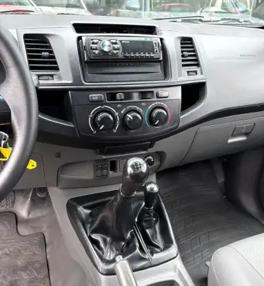 TOYOTA-HILUX-2014