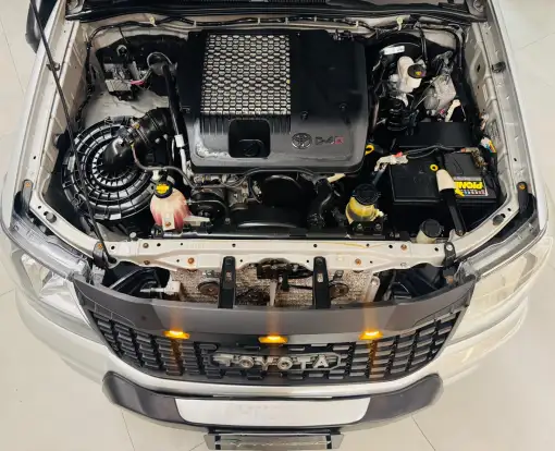 TOYOTA-HILUX-2014