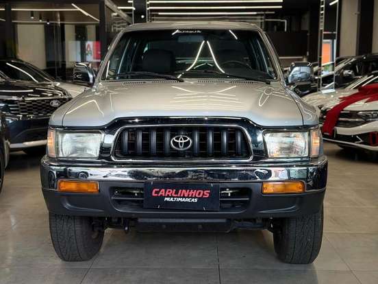 TOYOTA-HILUX-2004
