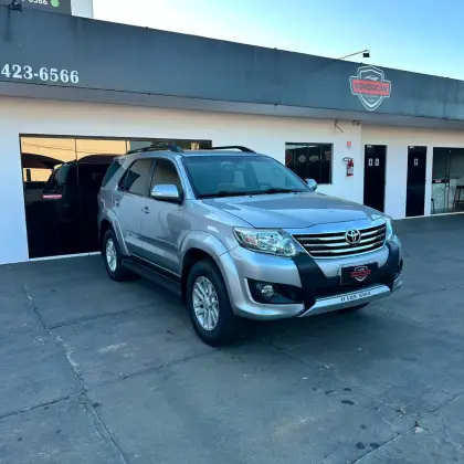 TOYOTA HILUX SW4 2.7 SR 4X2 16V FLEX 4P AUTOMÁTICO