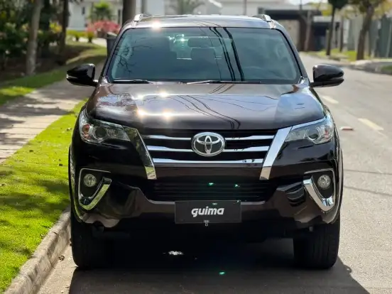 TOYOTA-HILUX SW4-2.7 SRV 7 LUGARES 4X2 16V FLEX 4P AUTOMÁTICO TOYOTA-HILUX SW4-2019