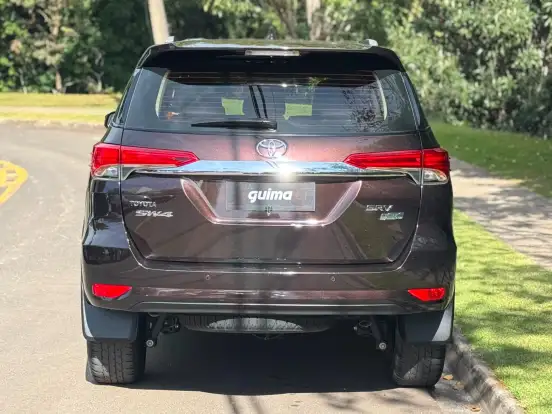 TOYOTA-HILUX SW4-2.7 SRV 7 LUGARES 4X2 16V FLEX 4P AUTOMÁTICO TOYOTA-HILUX SW4-2019