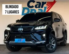 TOYOTA HILUX SW4 2.8 D-4D TURBO DIESEL DIAMOND 7L 4X4 AUTOMÁTICO TOYOTA HILUX SW4 2.8 D-4D TURBO DIESEL DIAMOND 7L 4X4 AUTOMÁTICO