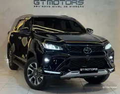 TOYOTA HILUX SW4 2.8 D-4D TURBO DIESEL DIAMOND 7L 4X4 AUTOMÁTICO TOYOTA HILUX SW4 2.8 D-4D TURBO DIESEL DIAMOND 7L 4X4 AUTOMÁTICO