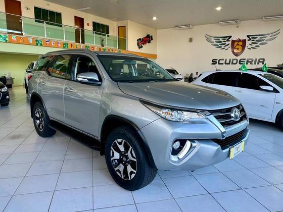 TOYOTA HILUX SW4 2.7 SR 4X2 16V FLEX 4P AUTOMÁTICO
