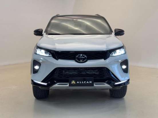 TOYOTA-HILUX SW4-2025