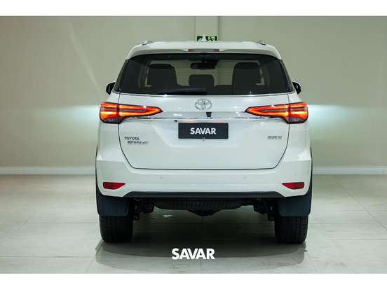 TOYOTA-HILUX SW4-2.8 D-4D TURBO DIESEL SRX 4X4 AUTOMÁTICO TOYOTA-HILUX SW4-2021