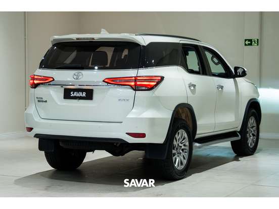 TOYOTA-HILUX SW4-2.8 D-4D TURBO DIESEL SRX 4X4 AUTOMÁTICO TOYOTA-HILUX SW4-2021