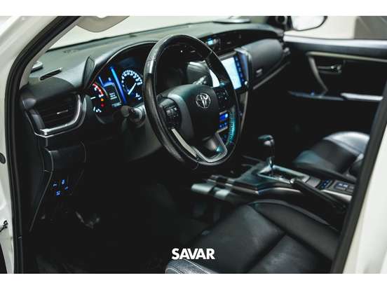 TOYOTA-HILUX SW4-2.8 D-4D TURBO DIESEL SRX 4X4 AUTOMÁTICO TOYOTA-HILUX SW4-2021