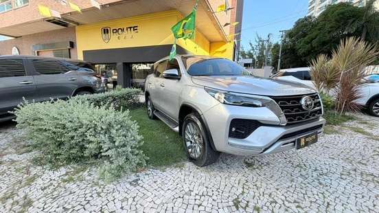 TOYOTA-HILUX SW4-2022