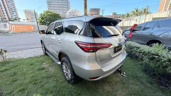 TOYOTA-HILUX SW4-2022