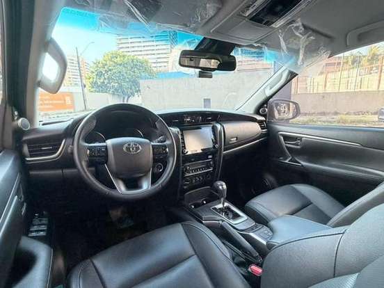 TOYOTA-HILUX SW4-2.8 D-4D TURBO DIESEL SRX 7L 4X4 AUTOMÁTICO TOYOTA-HILUX SW4-2022