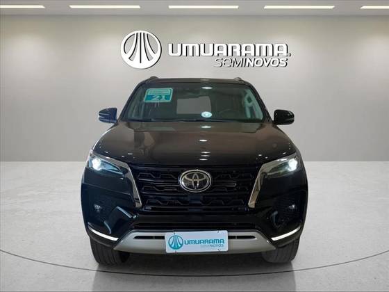 TOYOTA HILUX SW4 2.8 D-4D TURBO DIESEL SRX 7L 4X4 AUTOMÁTICO