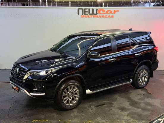 TOYOTA-HILUX SW4-2022
