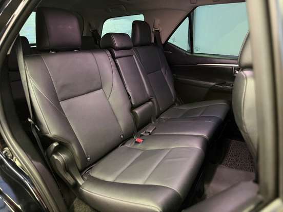 TOYOTA-HILUX SW4-2.8 D-4D TURBO DIESEL SRX 7L 4X4 AUTOMÁTICO TOYOTA-HILUX SW4-2022