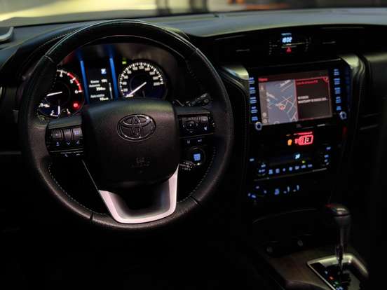 TOYOTA-HILUX SW4-2022