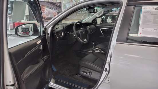 TOYOTA-HILUX SW4-2026
