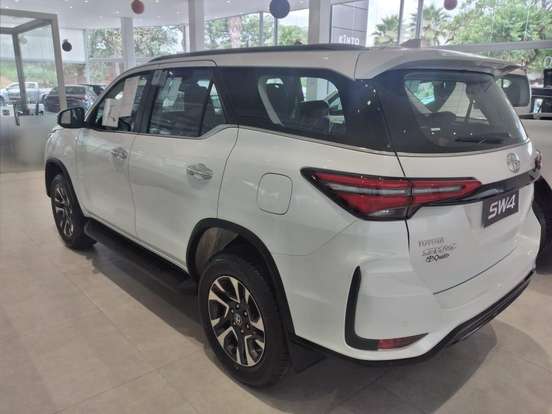 TOYOTA-HILUX SW4-2026
