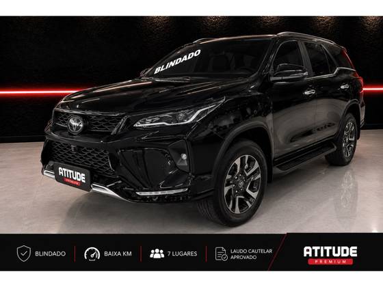 TOYOTA HILUX SW4 2.8 D-4D TURBO DIESEL SRX PLATINUM 7L 4X4 AUTOMÁTICO
