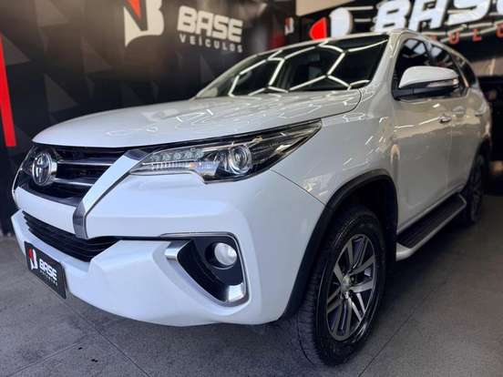 TOYOTA-HILUX SW4-2.8 SRX 4X4 16V TURBO INTERCOOLER DIESEL 4P AUTOMÁTICO TOYOTA-HILUX SW4-2016