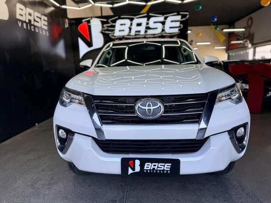 TOYOTA-HILUX SW4-2.8 SRX 4X4 16V TURBO INTERCOOLER DIESEL 4P AUTOMÁTICO TOYOTA-HILUX SW4-2016
