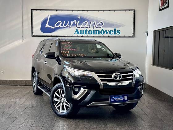TOYOTA HILUX SW4 2.8 SRX 4X4 7 LUGARES 16V TURBO INTERCOOLER DIESEL 4P AUTOMÁTICO