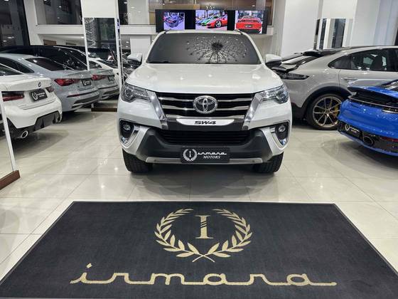 TOYOTA HILUX SW4 2.8 SRX DIAMOND 4X4 7 LUGARES 16V TURBO INTERCOOLER DIESEL 4P AUTOMÁTICO