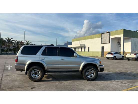 TOYOTA-HILUX SW4-2001