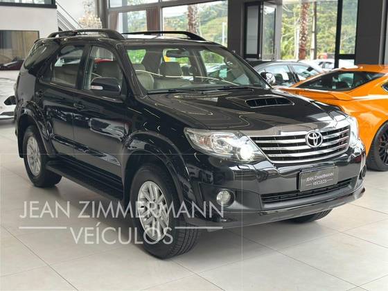 TOYOTA HILUX SW4 3.0 SRV 4X4 16V TURBO INTERCOOLER DIESEL 4P AUTOMÁTICO