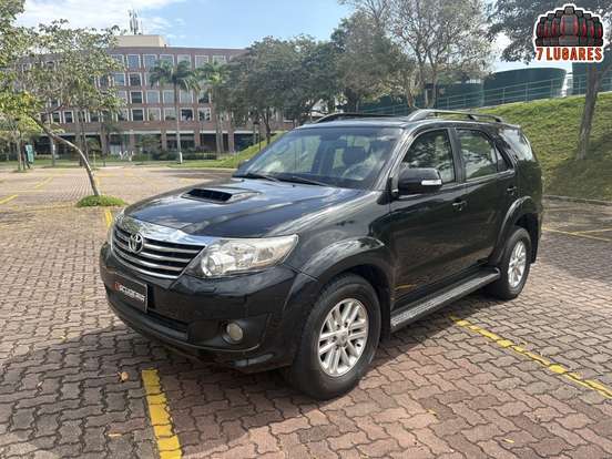 TOYOTA-HILUX SW4-3.0 SRV 4X4 7 LUGARES 16V TURBO INTERCOOLER DIESEL 4P AUTOMÁTICO TOYOTA-HILUX SW4-2014