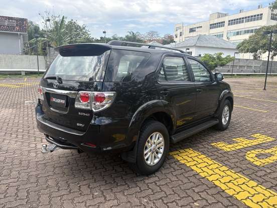 TOYOTA-HILUX SW4-3.0 SRV 4X4 7 LUGARES 16V TURBO INTERCOOLER DIESEL 4P AUTOMÁTICO TOYOTA-HILUX SW4-2014