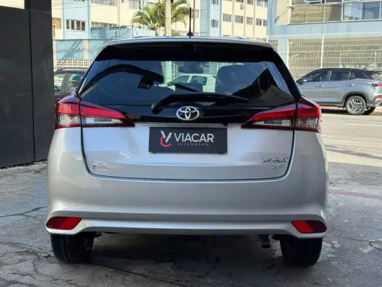 TOYOTA-YARIS-2024