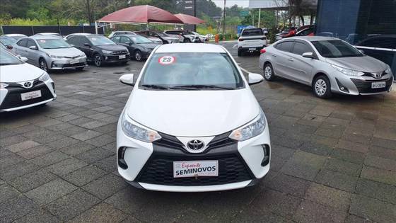 TOYOTA YARIS 1.5 16V FLEX SEDAN XL LIVE MULTIDRIVE